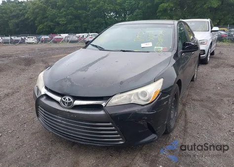2015 Toyota Camry Le z USA, uszkodzony, nr VIN 4T4BF1FK0FR482204